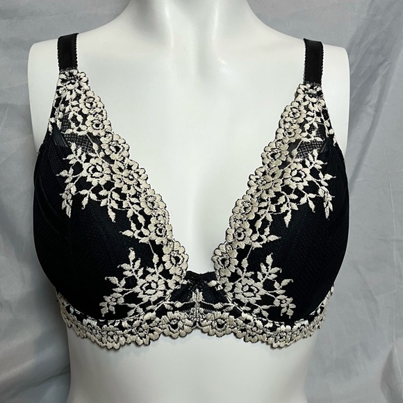 Barely Worn Lace Wacoal Bra Set Nude and Black - Picture 2 of 8